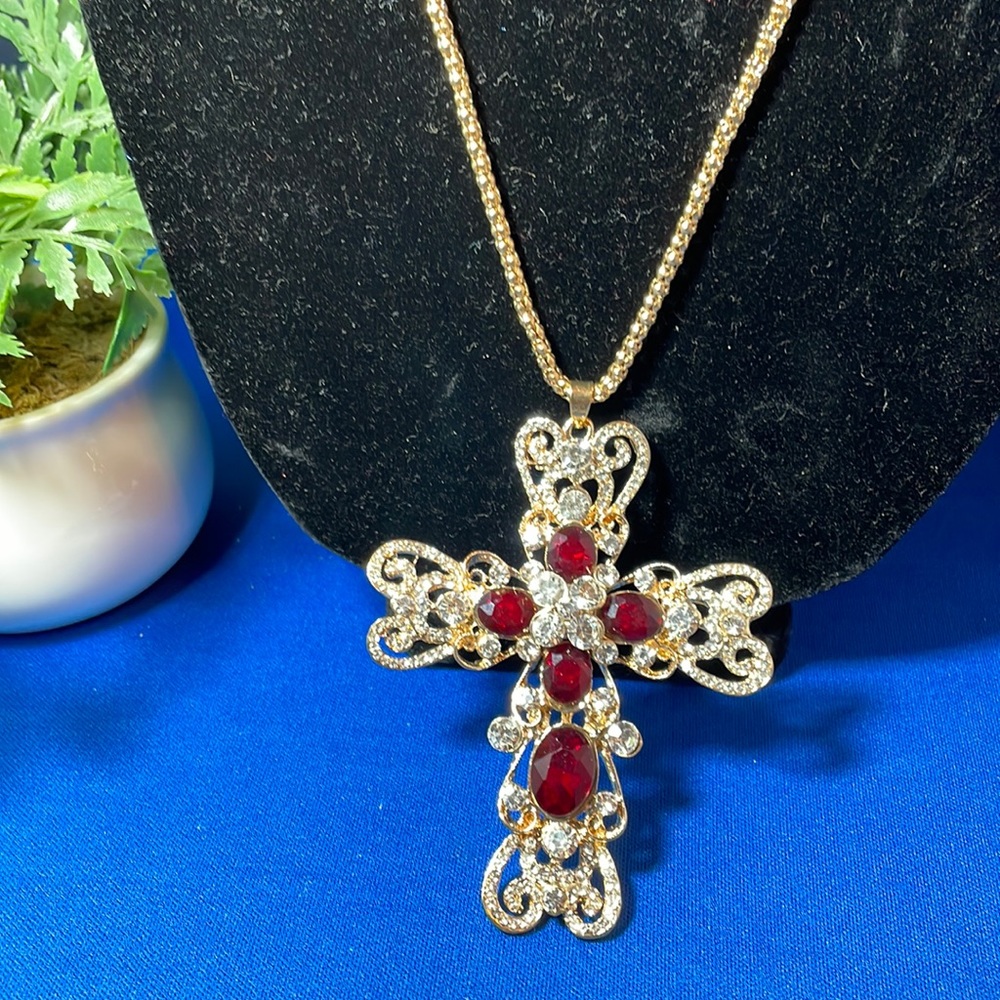 Betsy Johnson filigree cross necklace